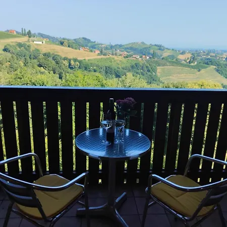 Fernblick * Kitzeck im Sausal